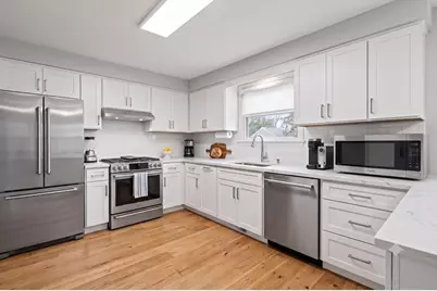 111 Hamilton St, Saugus, MA 01906 - Photo 6