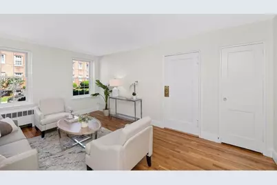 19 Englewood Ave #2, Brookline, MA 02445 - Photo 2