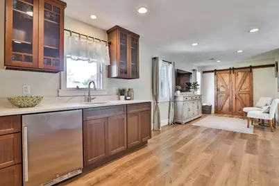 16 Endicott St, Saugus, MA 01906 - Photo 14