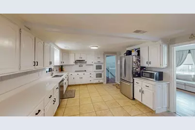 11 Lansing Rd, Lynn, MA 01904 - Photo 8