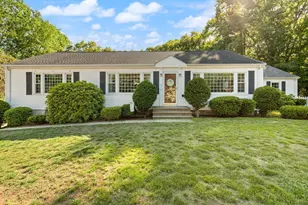 10 Hornbeam Hill Rd, Chelmsford, MA 01824 - Photo 2