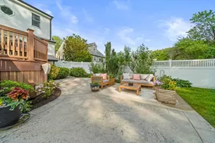 73 Hawthorne St, Boston, MA 02131 - Photo 24