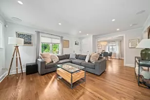 73 Hawthorne St, Boston, MA 02131 - Photo 10