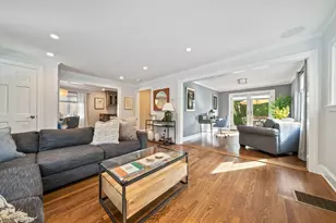73 Hawthorne St, Boston, MA 02131 - Photo 8