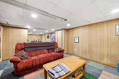 346 Newhouse St, Springfield, MA 01118 - Photo 22
