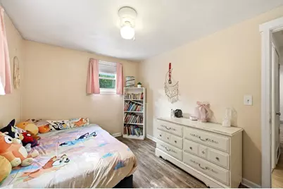 346 Newhouse St, Springfield, MA 01118 - Photo 18
