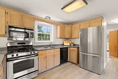 84 Walnut St, Walpole, MA 02081 - Photo 12