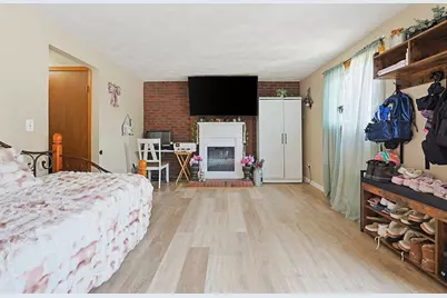 417 Brown St #2, Attleboro, MA 02703 - Photo 4