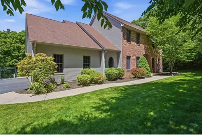 2 Highview Cir, Wilbraham, MA 01095 - Photo 4
