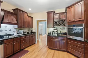 2 Highview Cir, Wilbraham, MA 01095 - Photo 10