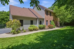 2 Highview Cir, Wilbraham, MA 01095 - Photo 2