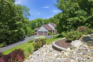 2 Highview Cir, Wilbraham, MA 01095 - Photo 2