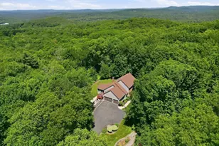 2 Highview Cir, Wilbraham, MA 01095 - Photo 4