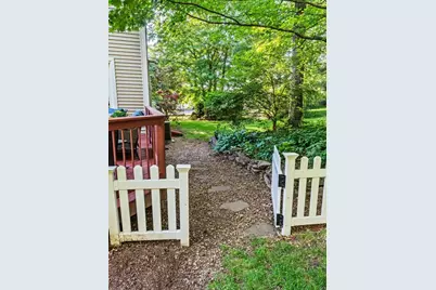 7 Woodcliffe Ave, Worcester, MA 01604 - Photo 22