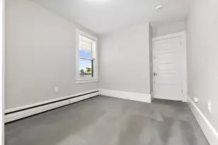 4 Horton St, Salem, MA 01970 - Photo 8