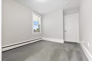 4 Horton St, Salem, MA 01970 - Photo 8