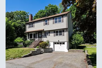 26 Lawrence Ln, Arlington, MA 02474 - Photo 2
