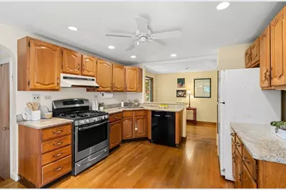 26 Lawrence Ln, Arlington, MA 02474 - Photo 14