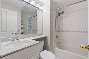 10 Charlesgate E, Boston, MA 02215 - Photo 20