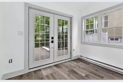 8 Bartlett St, Peabody, MA 01960 - Photo 4