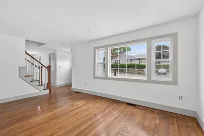 8 Bartlett St, Peabody, MA 01960 - Photo 8