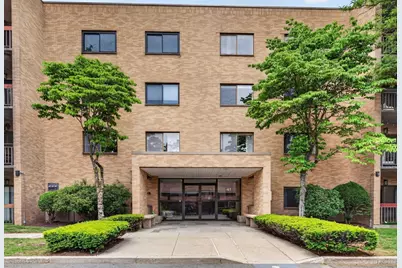 41 Centre St #106, Brookline, MA 02446 - Photo 18