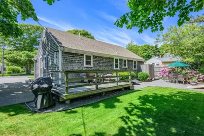 204 Trotting Park Rd, Dennis, MA 02670 - Photo 8