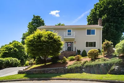 5 Patrick Cir, Stoneham, MA 02180 - Photo 2