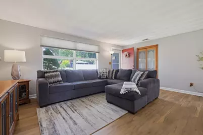 212 Beacon St, Framingham, MA 01701 - Photo 4
