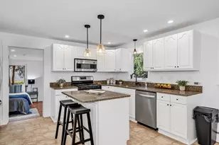 2 Bailey St, Methuen, MA 01844 - Photo 6