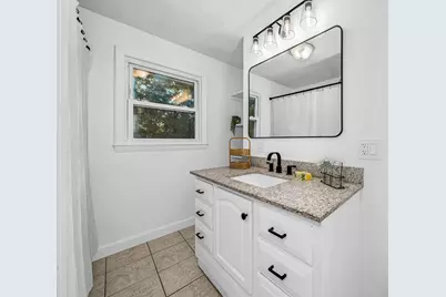 2 Bailey St, Methuen, MA 01844 - Photo 18