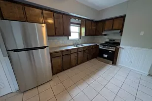 162 Rockland St, Fall River, MA 02724 - Photo 8