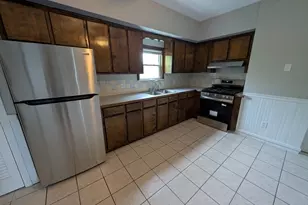 162 Rockland St, Fall River, MA 02724 - Photo 4