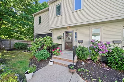 36 Maple St #36, Canton, MA 02021 - Photo 2
