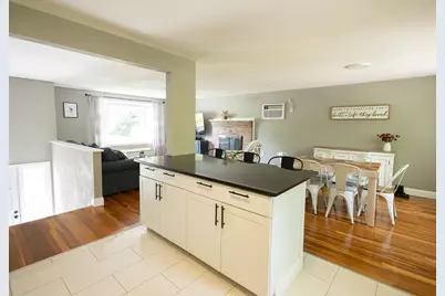 7 Alvirne Dr, Hudson, NH 03051 - Photo 10