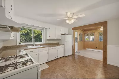 26 Sunset Rd, Dracut, MA 01826 - Photo 8