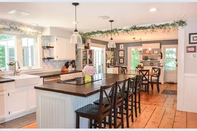 22 Harris St, Clinton, MA 01510 - Photo 8