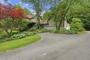 18 Eveningstar Dr, Amherst, MA 01002 - Photo 2