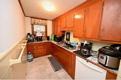 14 Derby St, Worcester, MA 01604 - Photo 12