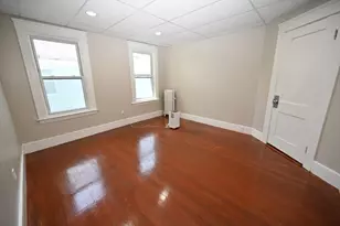 14 Derby St, Worcester, MA 01604 - Photo 8