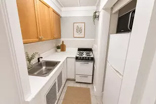 35 Chestnut Hill Ave, Boston, MA 02135 - Photo 4