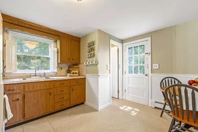 41 Sunset Hill Rd, Boston, MA 02132 - Photo 6