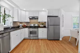 35 Cleveland Rd, Wellesley, MA 02481 - Photo 8