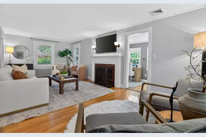 35 Cleveland Rd, Wellesley, MA 02481 - Photo 2