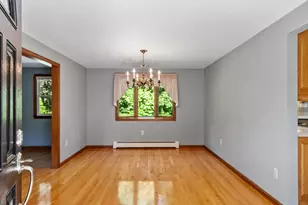27 Cheryl Ann Dr, Rutland, MA 01543 - Photo 4