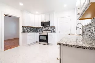 10 Walnut St, Ware, MA 01082 - Photo 8