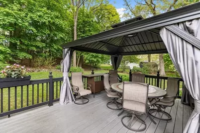 31 Hiawatha Rd, Woburn, MA 01801 - Photo 20