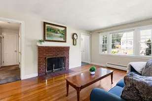 31 Hiawatha Rd, Woburn, MA 01801 - Photo 4