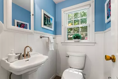 31 Hiawatha Rd, Woburn, MA 01801 - Photo 10