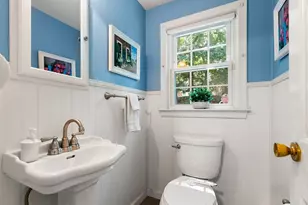 31 Hiawatha Rd, Woburn, MA 01801 - Photo 10